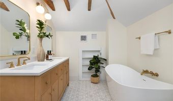 7 Champlin St, Newport, RI 02840