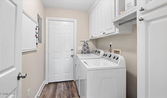 357 Kings Ridge Cir, Brandon, MS 39047