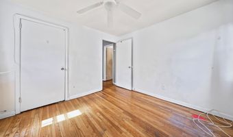 69 Sunshine Cir, Bridgeport, CT 06606