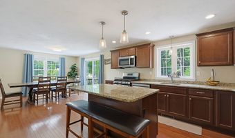 5 County St, Berkley, MA 02779