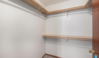 410 N 9th Ave, Brandon, SD 57005