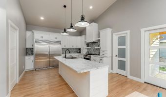 1625 W Burton Dr, Brandon, SD 57005