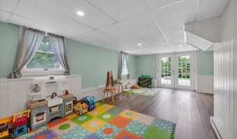 7 Beechwood Cir, Cromwell, CT 06416