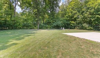 2850 Lee Marie Dr, Adrian, MI 49221