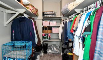 1300 S ARLINGTON RIDGE Rd 204, Arlington, VA 22202