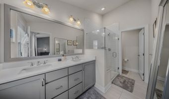 25 W Cross Trl 25, Danbury, CT 06810