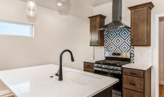 789 Clover Hill Dr, North Liberty, IA 52317