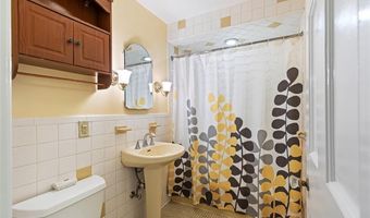 4 Chase Ln, Lincoln, RI 02865