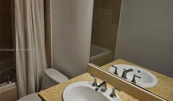 20000 E Country Club Dr 302, Aventura, FL 33180