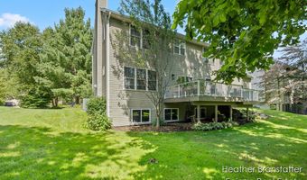 4936 W Village Trl SE, Ada, MI 49301