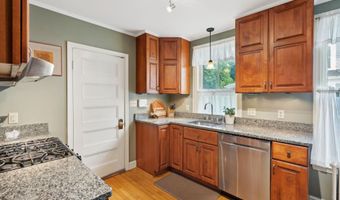 23 Mckinley St, Bangor, ME 04401