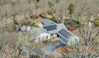 52 Clubhouse Dr, Bourne, MA 02532