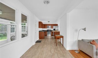 14 Barnsdale Rd, East Providence, RI 02914