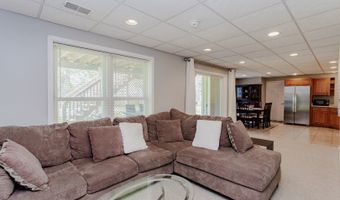 3 BLACKWOLF Ct, Algonquin, IL 60102