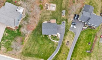 58 Village Place Dr, Barrington, NH 03825