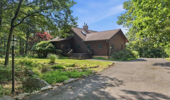 14 E Point Rd, Albrightsville, PA 18210
