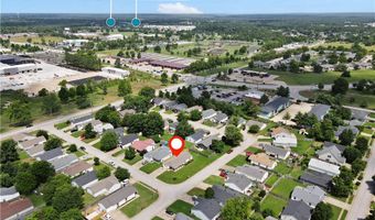 2515 SE 4th St, Bentonville, AR 72712