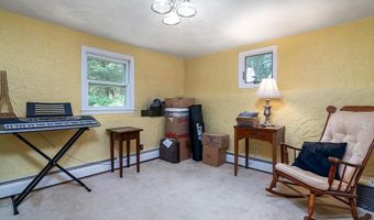 81 Shippee Rd, East Greenwich, RI 02818