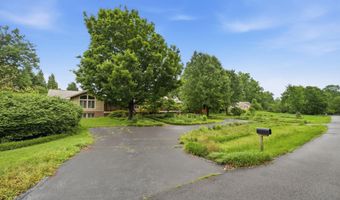 4920 BROOK HILLS Dr, Annandale, VA 22003