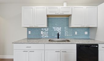 22125 Driftwood Ln, Abingdon, VA 24211