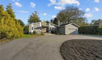 37 Pinewood Dr, North Providence, RI 02904