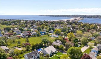 5 Maloney Ln, Middletown, RI 02842