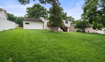 628 Hickory Knoll Ct, Ballwin, MO 63021