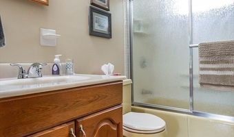 22 Bayview Ave, Berkley, MA 02779