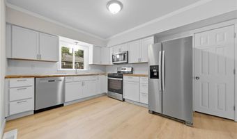 527 Harrison St, Anoka, MN 55303