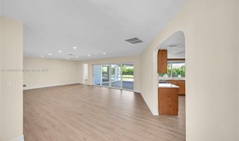 524 Muirfield Dr, Atlantis, FL 33462