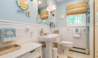 40 Hemlock Ave, Andover, NJ 07860