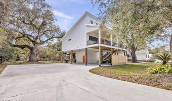 218 Thomas St, Bay St. Louis, MS 39520