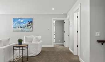 24 Amerescoggin Rd, Falmouth, ME 04105