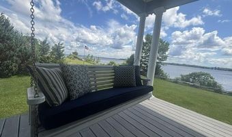 390 Wagner Point Rd, Alburgh, VT 05440
