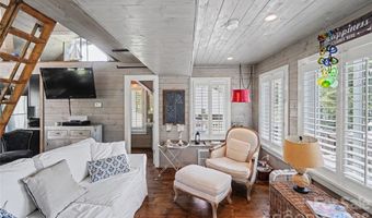 1954 White Rd, Camden, SC 29020