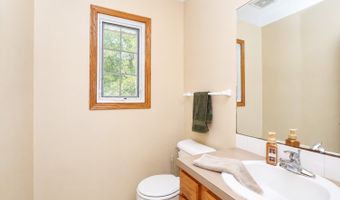 802 13th St SE, Altoona, IA 50009