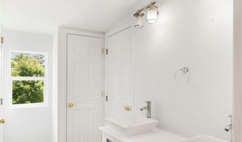 3713 WOODBINE Ave, Baltimore, MD 21207