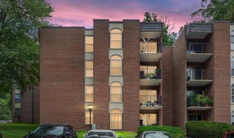 3334 WOODBURN VILLAGE Dr 33, Annandale, VA 22003