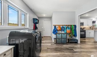 3673 Stewart Farm Rd, Wamego, KS 66547