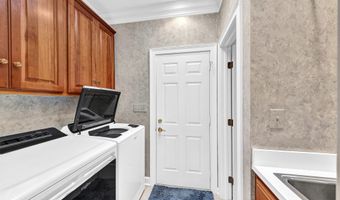 924 Woodcrest Way, Anderson, IN 46012