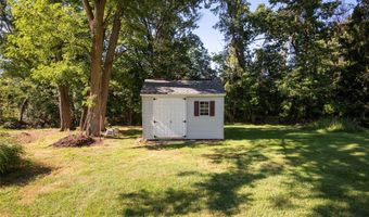 3840 CHAPEL HILL Dr, Erie, PA 16506