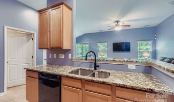 1305 Lauren Village Dr, Charlotte, NC 28213