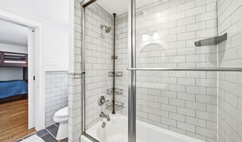12601 N Osage Rd, Anchorage, KY 40223