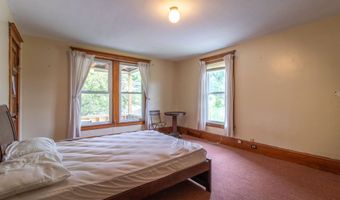 286 Carter St, Barnet, VT 05821
