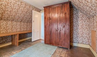 9 Willow St, Auburn, ME 04210