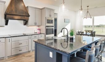 170 Rolling Hills Blvd, Alvord, TX 76225