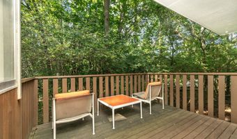 2707 Englave Dr, Ann Arbor, MI 48103