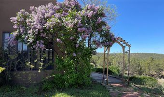 35 Arroyo Vis, Arroyo Hondo, NM 87571