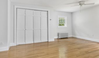 91 Blackstrap Rd, Falmouth, ME 04105