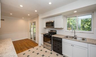 119 Smith Dr, Ballwin, MO 63011